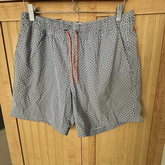 J. Crew Men's Flex 6" Swim Trunks Shorts Pockets Geometric Maze Print Size M - Picture 2 of 7